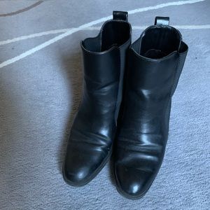 Zara Shoes - Zara Chelsea Boots Zara Shoes - Zara Chelsea Boots